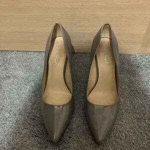 Nine West Glossy Gray Heels